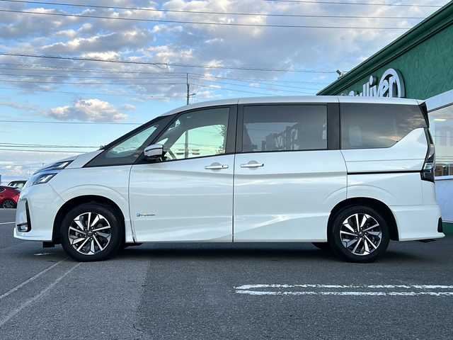 日産 セレナ e－パワー ハイウェイスター V 徳島県 2019(令1)年 3.8万km ブリリアントホワイトパール ワンオーナー/純正10インチナビ/（Bluetooth/フルセグ/CD/DVD/Blu-ray/HDMI）/アラウンドビューモニター/プロパイロット/デジタルインナーモニター/ブラインドスポットモニター/両側パワースライドドア/ビルトインETC/ステアリングスイッチ/LEDヘッドライト/フォグランプ/ウィンカーミラー/電動格納ミラー/純正16アルミホイール/純正フロアマット