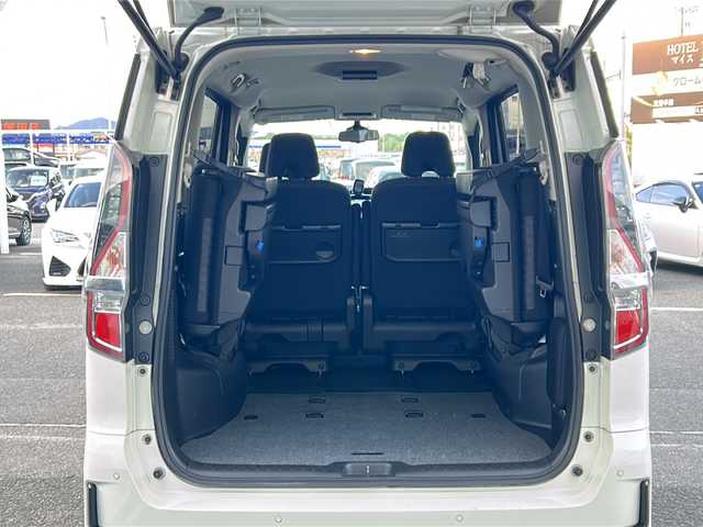 日産 セレナ e－パワー ハイウェイスター V 徳島県 2019(令1)年 3.8万km ブリリアントホワイトパール ワンオーナー/純正10インチナビ/（Bluetooth/フルセグ/CD/DVD/Blu-ray/HDMI）/アラウンドビューモニター/プロパイロット/デジタルインナーモニター/ブラインドスポットモニター/両側パワースライドドア/ビルトインETC/ステアリングスイッチ/LEDヘッドライト/フォグランプ/ウィンカーミラー/電動格納ミラー/純正16アルミホイール/純正フロアマット