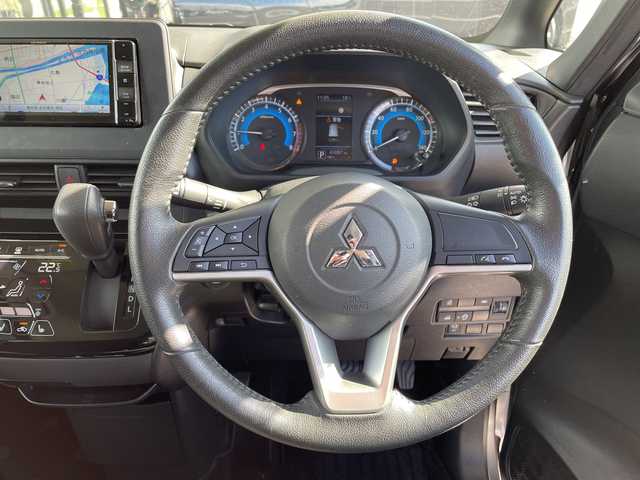 三菱 ｅＫクロススペース G 沖縄県 2021(令3)年 4.3万km チタニウムグレーメタリック SDナビ/片側パワースライド/シートヒーター/バックカメラ/コーナーセンサー/純正アルミホイール/LEDヘッドライト/ETC/オートマチックハイビーム/ダウンヒルアシストコントロール/衝突軽減システム/フルセグ/CD DVD/Bluetooth/ステアリングスイッチ/スマートキー/プッシュスタート