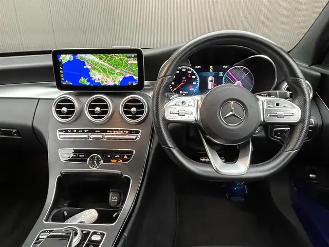メルセデス・ベンツ Ｃ２２０ｄ ステーションワゴン アバンギャルドAMGライン 香川県 2018(平30)年 5.8万km ダイヤモンドホワイト アクティブブレーキアシスト/レーンチェンジアシスト/ブラインドスポットアシスト/パノラミックスライディングルーフ/純正ナビ/BT/USB/SD/AppleCarPlay/ブルメスターサウンド/ヘッドアップディスプレイ/ACC/パドルシフト/アンビエントライト/スマートキー/アイドリングストップ/ブラックレザーシート/パワーシート/シートヒーター/パワーバックドア/コーナーセンサー/LEDヘッドライト