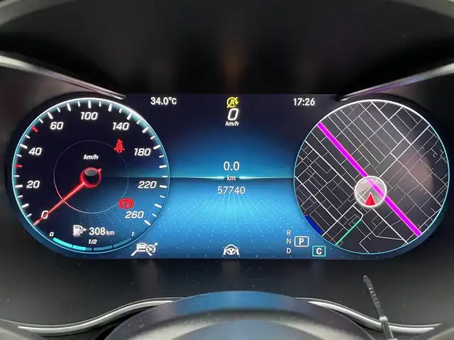 メルセデス・ベンツ Ｃ２２０ｄ ステーションワゴン アバンギャルドAMGライン 香川県 2018(平30)年 5.8万km ダイヤモンドホワイト アクティブブレーキアシスト/レーンチェンジアシスト/ブラインドスポットアシスト/パノラミックスライディングルーフ/純正ナビ/BT/USB/SD/AppleCarPlay/ブルメスターサウンド/ヘッドアップディスプレイ/ACC/パドルシフト/アンビエントライト/スマートキー/アイドリングストップ/ブラックレザーシート/パワーシート/シートヒーター/パワーバックドア/コーナーセンサー/LEDヘッドライト