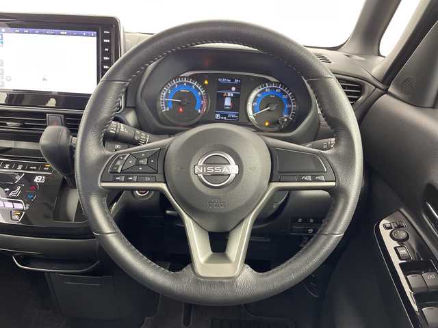 日産 ルークス ハイウェイスター Gターボ 鹿児島県 2025(令7)年 0.4万km フローズンバニラパール/アッシュブラウンM 純正9インチナビ/(BT/FM/AM/HDMI/フルセグTV)/ワンオーナー/アラウンドビューモニター/エマージェンシーブレーキ/両側パワースライドドア/前後コーナーセンサー/前後ドライブレコーダー/後席サーキュレーター/ベンチシート/バックカメラ/ETC/オートマチックハイビーム/アイドリングストップ/純正15インチアルミホイール/純正フロアマット/純正LEDヘッドライト/ターボ/保証書/取扱説明書