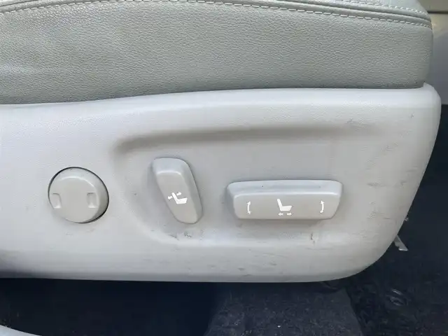 トヨタ プリウス G ツーリングセレクション 熊本県 2014(平26)年 14万km 黒 純正ナビ　BT/USB/CD/DVD/AM/FM/・フルセグTV/ビルトインETC/前方ドラレコ/D席パワーシート/社外エアロ/ABS/衝突軽減ブレーキ/横滑り防止/クルコン/革巻きステアリング/・ステアリングリモコン/プッシュスタート/・スマートキー/LEDヘッドライト/オートライト/電動格納ミラー/・ミラーウィンカー