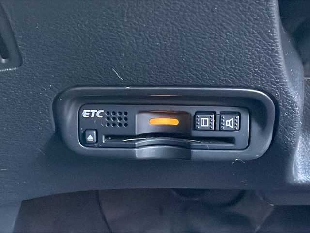 ホンダ ヴェゼル 愛知県 2016(平28)年 5.1万km ホワイトオーキッドパール /ワンオーナー//禁煙車//Bluetooth・FM・AM・//フルセグテレビ//純正ディーラーナビ//バックカメラ//後席会話サポート//クルーズコントロール//ETC//保証書//取扱説明書//記録簿//スペアキー（1本）//スマートキー//電動格納ミラー//オートライト//ハロゲンフォグランプ//純正16インチアルミホイール//ABS//TCS//横滑り防止//Gマット//ISOFIX//ブレーキホールド//ブレーキアシスト//衝突安全ボディー//EBD//盗難防止システム//UVカットガラス//プライバシーガラス//プッシュスタート//革巻きステアリング