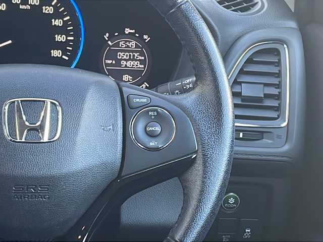 ホンダ ヴェゼル 愛知県 2016(平28)年 5.1万km ホワイトオーキッドパール /ワンオーナー//禁煙車//Bluetooth・FM・AM・//フルセグテレビ//純正ディーラーナビ//バックカメラ//後席会話サポート//クルーズコントロール//ETC//保証書//取扱説明書//記録簿//スペアキー（1本）//スマートキー//電動格納ミラー//オートライト//ハロゲンフォグランプ//純正16インチアルミホイール//ABS//TCS//横滑り防止//Gマット//ISOFIX//ブレーキホールド//ブレーキアシスト//衝突安全ボディー//EBD//盗難防止システム//UVカットガラス//プライバシーガラス//プッシュスタート//革巻きステアリング