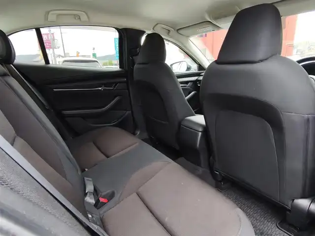 マツダ マツダ３セダン 15S ツーリング 熊本県 2021(令3)年 2万km ジェットブラックマイカ ワンオーナー/純正ナビ/【フルセグTV/CD/DVD/USB/BT/HDMI】/バックカメラ/i-ACTIVSENSE/スマートブレーキサポート/車線逸脱警報/コーナーセンサー/ブラインドスポットモニター/ステアリングリモコン/LEDオートライト/フォグランプ/オートハイビーム/電子パーキング/オートホールド/純正18インチアルミホイール/純正フロアマット/スペアキー/取扱説明書/保証書