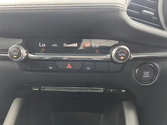 マツダ マツダ３セダン 15S ツーリング 熊本県 2021(令3)年 2万km ジェットブラックマイカ ワンオーナー/純正ナビ/【フルセグTV/CD/DVD/USB/BT/HDMI】/バックカメラ/i-ACTIVSENSE/スマートブレーキサポート/車線逸脱警報/コーナーセンサー/ブラインドスポットモニター/ステアリングリモコン/LEDオートライト/フォグランプ/オートハイビーム/電子パーキング/オートホールド/純正18インチアルミホイール/純正フロアマット/スペアキー/取扱説明書/保証書