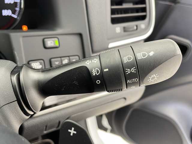 トヨタ クラウン アスリート S-T 千葉県 2016(平28)年 4.1万km ホワイトパールクリスタルシャイン 衝突軽減/横滑り防止/レーンキープアシスト/ダブル＋サイドエアバック/カーテンエアバック/バックカメラ/オートライト/ビルトインETC/純正SDナビ・テレビ/BT/CD/SD/USB/パワーシート/コーナーセンサー前後/純正フロアマット