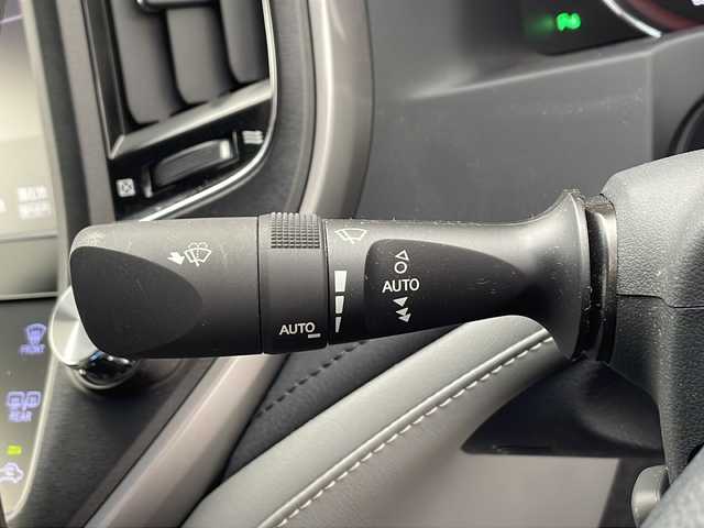 トヨタ クラウン アスリート S - TJ - フロンティア 愛知県 2016(平28)年 4.1万km ホワイトパールクリスタルシャイン 【特別仕様車J-フロンティア】/・禁煙車/・メーカーSDナビ/フルセグTV/・バックカメラ/・ビルトインETC/・黒合皮革シート/・前席パワーシート/ヒーター/・コンビハンドル/・ステアスイッチ/・LEDオートライト/・フォグランプ/・プリクラッシュセーフティ/・レーンディパーチャーアラート/・レーダークルーズコントロール/・オートハイビーム/・横滑り防止装置/・クリアランスソナー/・ダブル＋サイドエアバック/・カーテンエアバック/・純正１８インチアルミ/・パドルシフト/・アイドリングストップ/・電動格納ミラーウインカー/・純正ドアバイザー/・純正フロアマット/・新車保証書/・取扱説明書(車/ナビ)/・スペアキー