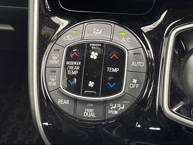 トヨタ ヴォクシー ハイブリッド ZS 煌 千葉県 2018(平30)年 7万km ブラック トヨタセーフティセンス/衝突軽減ブレーキ/レーンキープアシスト/純正10インチSDナビ/純正フリップダウンモニター/フルセグ/Bluetooth/CD/DVD/ETC/両側パワースライドドア/TRDサスペンション/純正フロアマット/純正ドアバイザー/ISOFIX/純正アルミホイール/シートヒーター（前席）