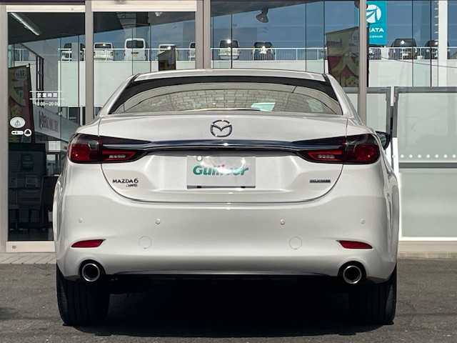 マツダ マツダ６セダン XD ブラックトーンエディション 秋田県 2022(令4)年 1.5万km スノーフレイクホワイトパールマイカ ディーゼル車/４WD/MT車/車検令和9年7月/純正ディスプレイオーディオ/FM/AM/CD/DVD/Bluetooth/USB/AUX/BOSEサウンド/本革赤革シート/シートメモリー/パワーシート/360°ビューモニター/シートヒーター/ステアリングヒーター/レーダークルーズコントロール/シートベンチレーション/前後ドライブレコーダー/LEDヘッドライト/オートライト/オートハイビーム/ETC/純正AW19インチ/社外AW17インチスタッドレスタイヤ車載/取扱説明書/保証書