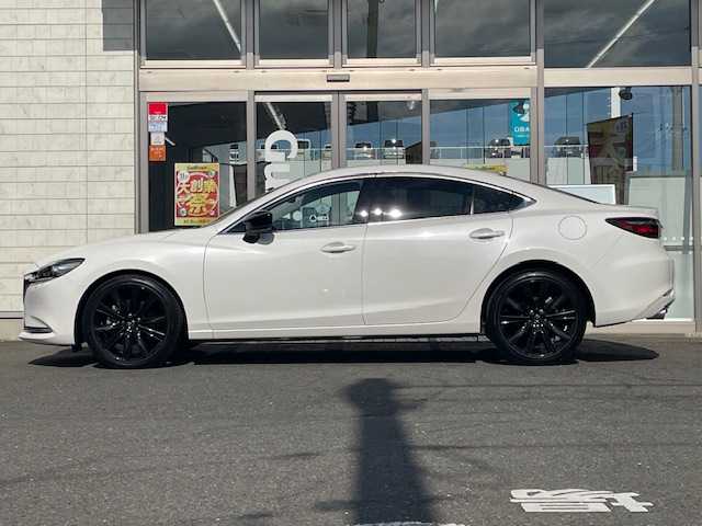マツダ マツダ６セダン XD ブラックトーンエディション 秋田県 2022(令4)年 1.5万km スノーフレイクホワイトパールマイカ ディーゼル車/４WD/MT車/車検令和9年7月/純正ディスプレイオーディオ/FM/AM/CD/DVD/Bluetooth/USB/AUX/BOSEサウンド/本革赤革シート/シートメモリー/パワーシート/360°ビューモニター/シートヒーター/ステアリングヒーター/レーダークルーズコントロール/シートベンチレーション/前後ドライブレコーダー/LEDヘッドライト/オートライト/オートハイビーム/ETC/純正AW19インチ/社外AW17インチスタッドレスタイヤ車載/取扱説明書/保証書