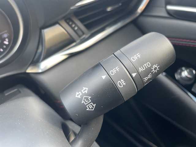 マツダ マツダ６セダン XD ブラックトーンエディション 秋田県 2022(令4)年 1.5万km スノーフレイクホワイトパールマイカ ディーゼル車/４WD/MT車/車検令和9年7月/純正ディスプレイオーディオ/FM/AM/CD/DVD/Bluetooth/USB/AUX/BOSEサウンド/本革赤革シート/シートメモリー/パワーシート/360°ビューモニター/シートヒーター/ステアリングヒーター/レーダークルーズコントロール/シートベンチレーション/前後ドライブレコーダー/LEDヘッドライト/オートライト/オートハイビーム/ETC/純正AW19インチ/社外AW17インチスタッドレスタイヤ車載/取扱説明書/保証書