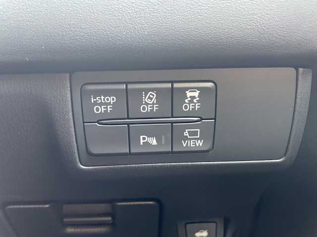 マツダ マツダ６セダン XD ブラックトーンエディション 秋田県 2022(令4)年 1.5万km スノーフレイクホワイトパールマイカ ディーゼル車/４WD/MT車/車検令和9年7月/純正ディスプレイオーディオ/FM/AM/CD/DVD/Bluetooth/USB/AUX/BOSEサウンド/本革赤革シート/シートメモリー/パワーシート/360°ビューモニター/シートヒーター/ステアリングヒーター/レーダークルーズコントロール/シートベンチレーション/前後ドライブレコーダー/LEDヘッドライト/オートライト/オートハイビーム/ETC/純正AW19インチ/社外AW17インチスタッドレスタイヤ車載/取扱説明書/保証書