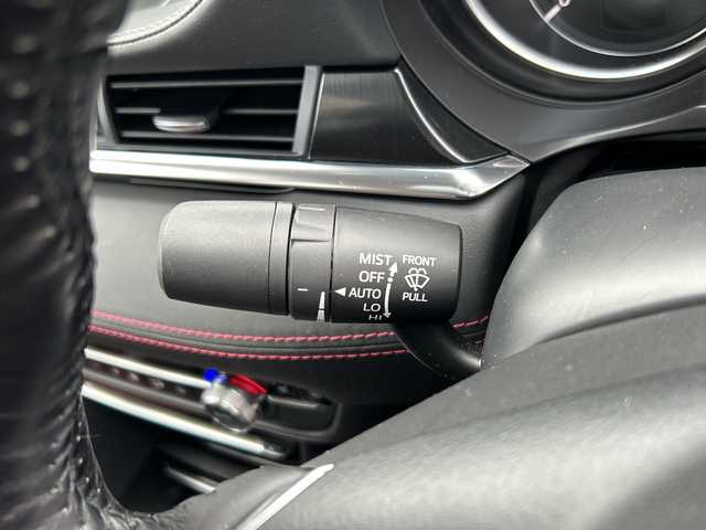 マツダ マツダ６セダン XD ブラックトーンエディション 秋田県 2022(令4)年 1.5万km スノーフレイクホワイトパールマイカ ディーゼル車/４WD/MT車/純正ディスプレイオーディオ/(CD/DVD/Bluetooth/USB)/BOSEサウンド/本革赤革シート/シートメモリー/パワーシート/360°ビューモニター/シートヒーター/ステアリングヒーター/レーダークルーズコントロール/シートベンチレーション/前後ドライブレコーダー/LEDヘッドライト/オートライト/オートハイビーム/ETC/純正AW19インチ/社外AW17インチスタッドレスタイヤ車載/取扱説明書/保証書