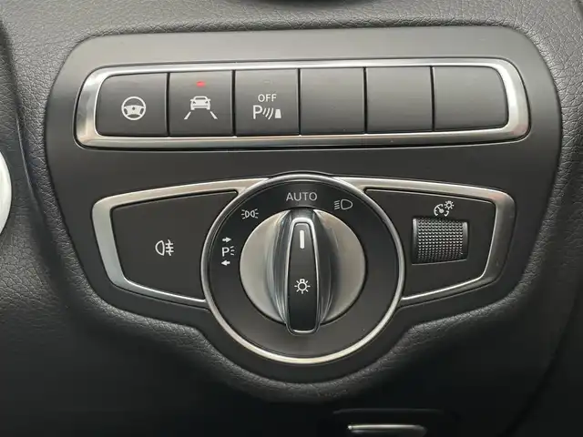 メルセデス・ベンツ Ｃ２２０ｄ ワゴン ローレウスエディション 東京都 2018(平30)年 4.5万km ポーラホワイト パノラマサンルーフ/純正ナビ/DTV/純正USB/Bluetooth/バックカメラ/黒レザーシート/シートヒーター/ETC/アンビエントライト/アダプティブクルーズコントロール/ブラインドスポットモニター/ステアリングパイロット/レーンキープアシスト/スマートキー/パドルシフト