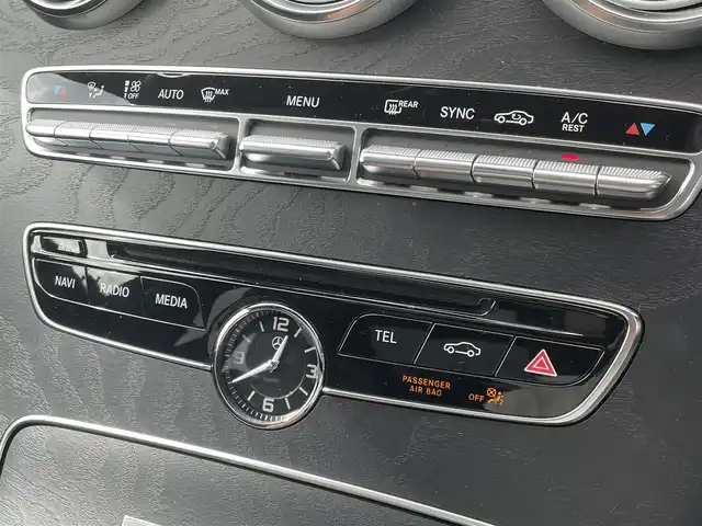 メルセデス・ベンツ Ｃ２２０ｄ ワゴン ローレウスエディション 東京都 2018(平30)年 4.5万km ポーラホワイト パノラマサンルーフ/純正ナビ/DTV/純正USB/Bluetooth/バックカメラ/黒レザーシート/シートヒーター/ETC/アンビエントライト/アダプティブクルーズコントロール/ブラインドスポットモニター/ステアリングパイロット/レーンキープアシスト/スマートキー/パドルシフト