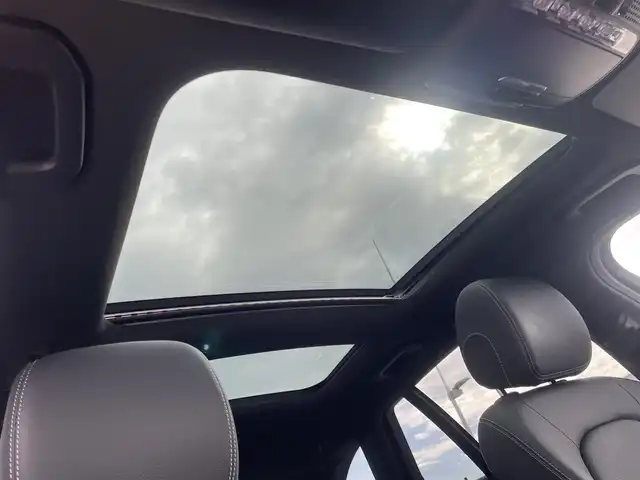 メルセデス・ベンツ Ｃ２２０ｄ ワゴン ローレウスエディション 東京都 2018(平30)年 4.5万km ポーラホワイト パノラマサンルーフ/純正ナビ/DTV/純正USB/Bluetooth/バックカメラ/黒レザーシート/シートヒーター/ETC/アンビエントライト/アダプティブクルーズコントロール/ブラインドスポットモニター/ステアリングパイロット/レーンキープアシスト/スマートキー/パドルシフト