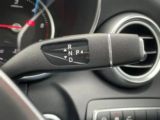 メルセデス・ベンツ Ｃ２２０ｄ ワゴン ローレウスエディション 東京都 2018(平30)年 4.5万km ポーラホワイト パノラマサンルーフ/純正ナビ/DTV/純正USB/Bluetooth/バックカメラ/黒レザーシート/シートヒーター/ETC/アンビエントライト/アダプティブクルーズコントロール/ブラインドスポットモニター/ステアリングパイロット/レーンキープアシスト/スマートキー/パドルシフト