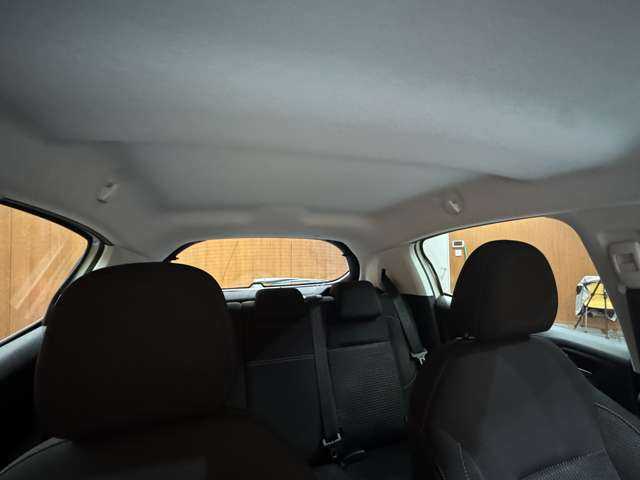 プジョー ２０８ アリュール 千葉県 2016(平28)年 4.1万km 白 衝突軽減Ｂ　/クルーズコントロール　/バックソナー　/ハロゲンヘッドライト　/オートライト　/アイドリングストップ　/純正１６インチＡＷ