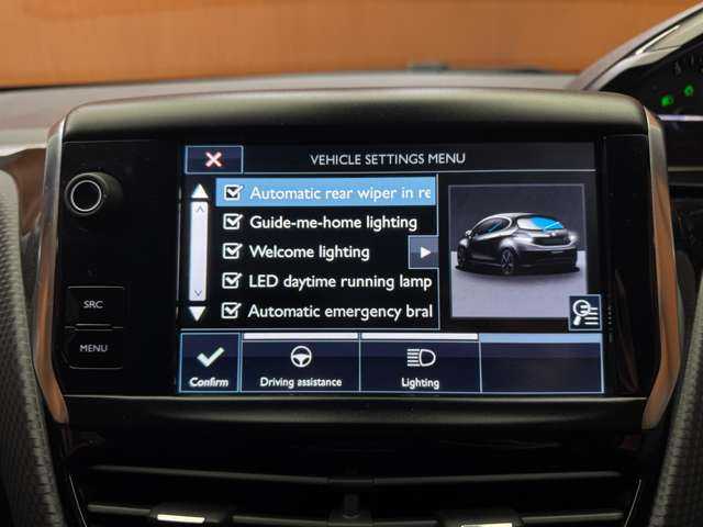 プジョー ２０８ アリュール 千葉県 2016(平28)年 4.1万km 白 衝突軽減Ｂ　/クルーズコントロール　/バックソナー　/ハロゲンヘッドライト　/オートライト　/アイドリングストップ　/純正１６インチＡＷ