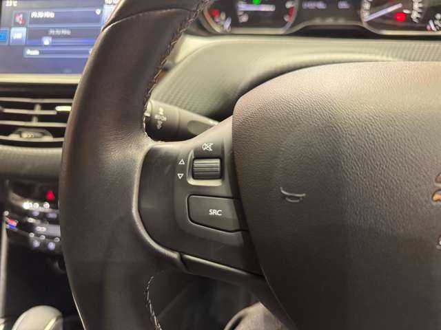 プジョー ２０８ アリュール 千葉県 2016(平28)年 4.1万km 白 衝突軽減Ｂ　/クルーズコントロール　/バックソナー　/ハロゲンヘッドライト　/オートライト　/アイドリングストップ　/純正１６インチＡＷ