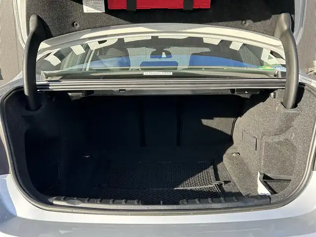 ＢＭＷ ３２０ｉ xDrive ラグジュアリー 長野県 2014(平26)年 10.1万km シルバー ４ＷＤ/　メモリ付きパワーシート/　シートヒーター/　ブラックレザーシート/　純正ＨＤＤナビ/　Ｂｌｕｅｔｏｏｔｈ接続/　ミラー一体型ＥＴＣ/　バクカメラ/　ステアリングスイッチ/　純正１７ＡＷ/　ウィンカーミラー