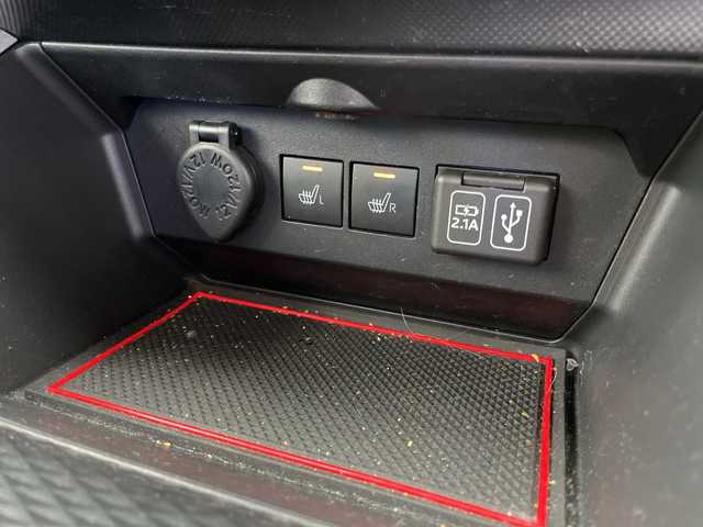 トヨタ ライズ Z 千葉県 2020(令2)年 5.1万km シャイニングホワイトパール 衝突軽減ブレーキ/レーンキープアシスト/レーダークルーズコントロール　/コーナーセンサー　/アラウンドビューモニター　/シートヒーター　/純正ディスプレイオーディオ　/ステアリングスイッチ　/純正ビルトインＥＴＣ/純正フロアマット/純正ドアバイザー