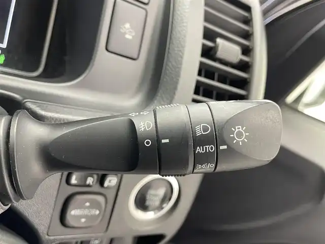 トヨタ ハイエース GL ロング 滋賀県 2022(令4)年 4.2万km ブラックマイカ 純正7インチナビ/【Bluetooth/CD/DVD/フルセグTV】/純正フリップダウンモニター/片側パワースライドドア/バックカメラ/フロントモデリスタエアロ/クリアランスソナー/前後ドライブレコーダー/LEDヘッドライト/オートマチックハイビーム/レーンキープアシスト/ビルトインETC/プッシュスタート/スマートキー/ステアリングリモコン