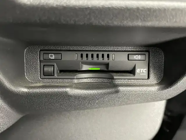 トヨタ ハイエース GL ロング 滋賀県 2022(令4)年 4.2万km ブラックマイカ 純正7インチナビ/【Bluetooth/CD/DVD/フルセグTV】/純正フリップダウンモニター/片側パワースライドドア/バックカメラ/フロントモデリスタエアロ/クリアランスソナー/前後ドライブレコーダー/LEDヘッドライト/オートマチックハイビーム/レーンキープアシスト/ビルトインETC/プッシュスタート/スマートキー/ステアリングリモコン