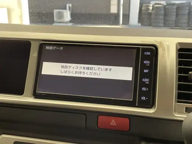 トヨタ ハイエース GL ロング 滋賀県 2022(令4)年 4.2万km ブラックマイカ 純正7インチナビ/【Bluetooth/CD/DVD/フルセグTV】/純正フリップダウンモニター/片側パワースライドドア/バックカメラ/フロントモデリスタエアロ/クリアランスソナー/前後ドライブレコーダー/LEDヘッドライト/オートマチックハイビーム/レーンキープアシスト/ビルトインETC/プッシュスタート/スマートキー/ステアリングリモコン