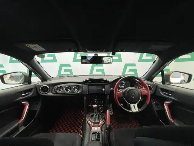 トヨタ ８６ GT 鹿児島県 2015(平27)年 6.3万km クリスタルホワイトパール 禁煙　/ワンオーナー/ＴＲＤ/・エアロ　/・マフラー　/ＢＲＩＴＺ/・ブーストメーター/・タワーバー/・レーシングラジエータキャップ/・エアクリーナー　/ＲＡＹＳ鍛造ホイール　/ＡＯＯＡブレーキキャリパーカバー/社外ナビ/・フルセグTV/・Bluetooth/バックカメラ　/パドルシフト/シーケンシャルウィンカー/ＬＥＤヘッドライト/フロントフォグランプ/社外フロアマット/スマートキー