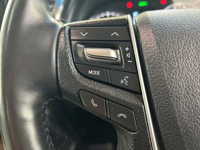 トヨタ ヴェルファイア ハイブリット V Lエディション 神奈川県 2020(令2)年 5万km ホワイトパールクリスタルシャイン 純正9型ディスプレイオーディオ/ツインムーンルーフ/トヨタセーフティセンス/ドライブレコーダー(前後)/車線逸脱警報/バックカメラ/フリップダウンモニター/サンルーフ/レザーシート/両側パワースライドドア/横滑り防止装置/ETC2.0/アイドリングストップ/LEDヘッドライト/フォグランプ/オートライト/ウィンカーミラー/電動格納ミラー/純正17インチAW/シートヒーター/エアシート/シートリフター/ステアリングヒーター/プッシュスタート/スマートキー/フロアマット/保証書/衝突被害軽減ブレーキ/レーントレーシングアシスト/レーダークルーズコントロール/オートマチックハイビーム/緊急時操舵支援