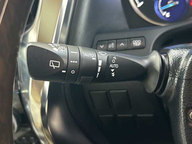 トヨタ ヴェルファイア ハイブリット V Lエディション 神奈川県 2020(令2)年 5万km ホワイトパールクリスタルシャイン 純正9型ディスプレイオーディオ/ツインムーンルーフ/トヨタセーフティセンス/ドライブレコーダー(前後)/車線逸脱警報/バックカメラ/フリップダウンモニター/サンルーフ/レザーシート/両側パワースライドドア/横滑り防止装置/ETC2.0/アイドリングストップ/LEDヘッドライト/フォグランプ/オートライト/ウィンカーミラー/電動格納ミラー/純正17インチAW/シートヒーター/エアシート/シートリフター/ステアリングヒーター/プッシュスタート/スマートキー/フロアマット/保証書/衝突被害軽減ブレーキ/レーントレーシングアシスト/レーダークルーズコントロール/オートマチックハイビーム/緊急時操舵支援