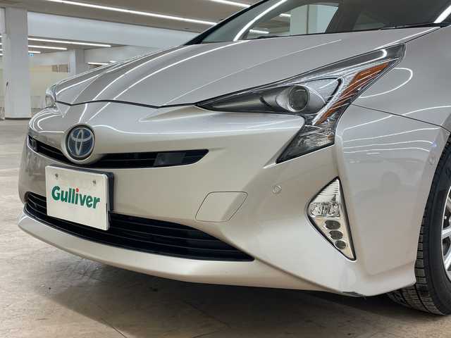 トヨタ プリウス Sセーフティプラス 道央・札幌 2017(平29)年 3.9万km スティールブロンドM 4WD//ETC//メモリナビ//フルセグテレビ//バックカメラ//クルーズコントロール//ドアバイザー//プッシュスタート//エンジンスターター//フォグランプ//オートライト