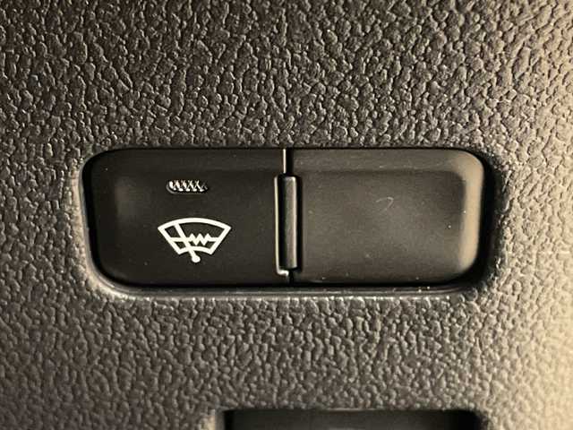 トヨタ プリウス Sセーフティプラス 道央・札幌 2017(平29)年 3.9万km スティールブロンドM 4WD//ETC//メモリナビ//フルセグテレビ//バックカメラ//クルーズコントロール//ドアバイザー//プッシュスタート//エンジンスターター//フォグランプ//オートライト