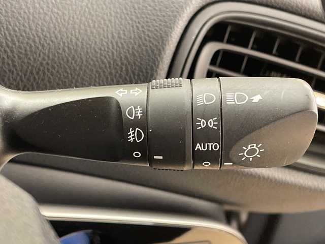 トヨタ プリウス Sセーフティプラス 道央・札幌 2017(平29)年 3.9万km スティールブロンドM 4WD//ETC//メモリナビ//フルセグテレビ//バックカメラ//クルーズコントロール//ドアバイザー//プッシュスタート//エンジンスターター//フォグランプ//オートライト