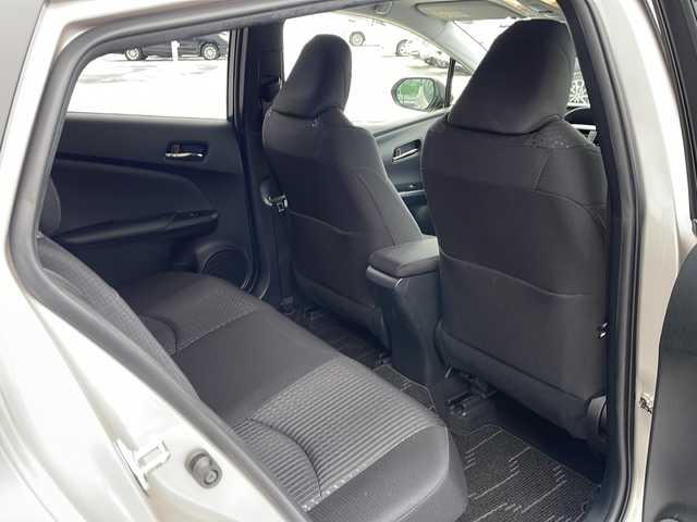 トヨタ プリウス Sセーフティプラス 道東・釧路十勝 2017(平29)年 3.9万km スティールブロンドM 4WD//ETC//メモリナビ//フルセグテレビ//バックカメラ//クルーズコントロール//ドアバイザー//プッシュスタート//エンジンスターター//フォグランプ//オートライト