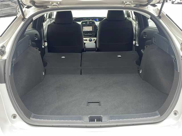 トヨタ プリウス Sセーフティプラス 道東・釧路十勝 2017(平29)年 3.9万km スティールブロンドM 4WD//ETC//メモリナビ//フルセグテレビ//バックカメラ//クルーズコントロール//ドアバイザー//プッシュスタート//エンジンスターター//フォグランプ//オートライト