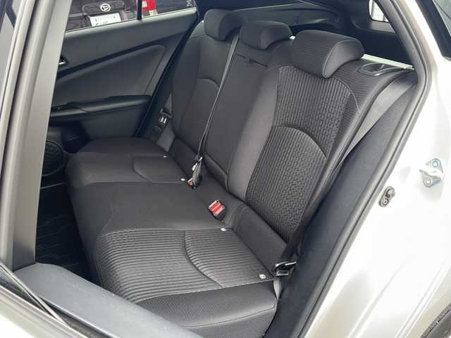 トヨタ プリウス Sセーフティプラス 道東・釧路十勝 2017(平29)年 3.9万km スティールブロンドM 4WD//ETC//メモリナビ//フルセグテレビ//バックカメラ//クルーズコントロール//ドアバイザー//プッシュスタート//エンジンスターター//フォグランプ//オートライト