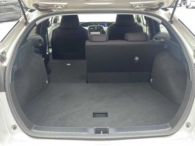 トヨタ プリウス Sセーフティプラス 道東・釧路十勝 2017(平29)年 3.9万km スティールブロンドM 4WD//ETC//メモリナビ//フルセグテレビ//バックカメラ//クルーズコントロール//ドアバイザー//プッシュスタート//エンジンスターター//フォグランプ//オートライト