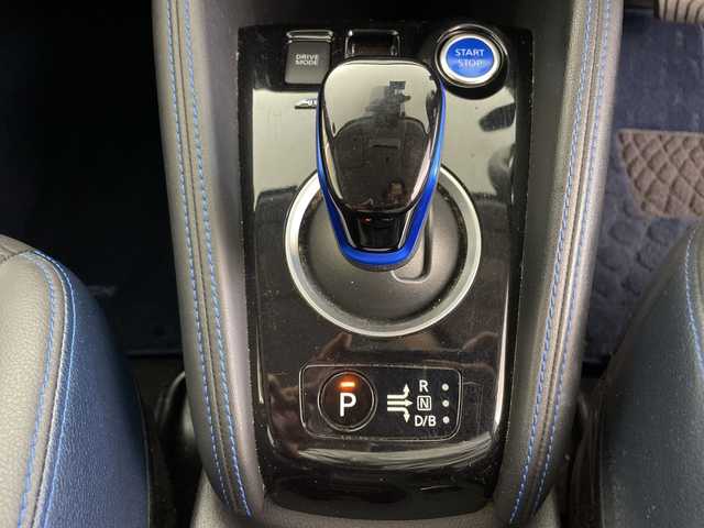 日産 キックス オーテック 鹿児島県 2021(令3)年 3.2万km ピュアブラック 純正9インチナビ/（Bluetooth/DVD/CD/SD/フルセグ）/ビルトインETC/アラウンドビューモニター/デジタルインナーミラー/インテリジェントクリアランスソナー（前後)/ドライブレコーダー/プロパイロット/クルーズコントロール/LEDヘッドライト/プロパイロット/オーテック　合皮シート/シートヒーター/ハンドルヒーター/ルーフレール/純正フロアマット/プッシュスタート/純正アルミホイール