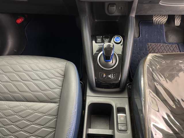 日産 キックス オーテック 鹿児島県 2021(令3)年 3.2万km ピュアブラック 純正9インチナビ/（Bluetooth/DVD/CD/SD/フルセグ）/ビルトインETC/アラウンドビューモニター/デジタルインナーミラー/インテリジェントクリアランスソナー（前後)/ドライブレコーダー/プロパイロット/クルーズコントロール/LEDヘッドライト/プロパイロット/オーテック　合皮シート/シートヒーター/ハンドルヒーター/ルーフレール/純正フロアマット/プッシュスタート/純正アルミホイール