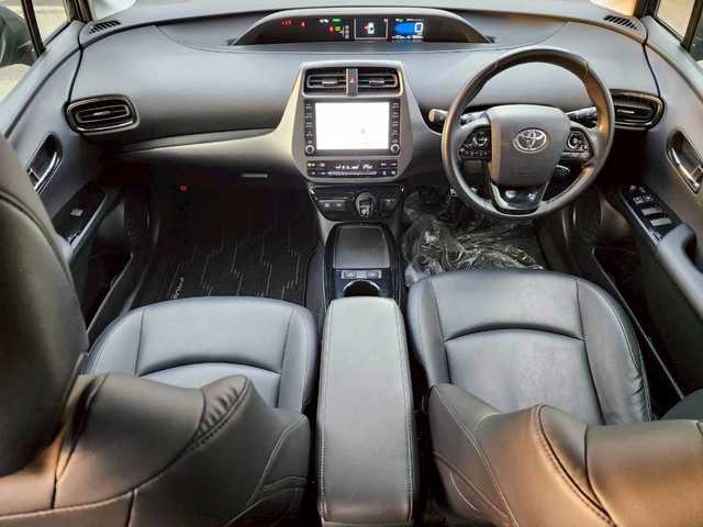 トヨタ プリウス S ツーリングセレ ブラックED 岩手県 2021(令3)年 4.9万km プレシャスブラックパール ワイパーデアイサー/エンジンスターター/バックカメラ/レーンキープアシスト/コーナーセンサー前後/純正AW/純正フロアマット/シートヒーター運転席・助手席/Bluetooth・フルセグ・純正オーディオ/4WD/オートライト/オートハイビーム/全席オートパワーウィンドウ/フルエアロ/100V充電