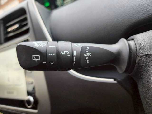 トヨタ プリウス S ツーリングセレ ブラックED 岩手県 2021(令3)年 4.9万km プレシャスブラックパール ワイパーデアイサー/エンジンスターター/バックカメラ/レーンキープアシスト/コーナーセンサー前後/純正AW/純正フロアマット/シートヒーター運転席・助手席/Bluetooth・フルセグ・純正オーディオ/4WD/オートライト/オートハイビーム/全席オートパワーウィンドウ/フルエアロ/100V充電