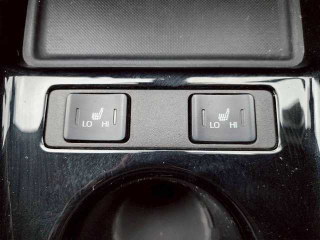 トヨタ プリウス S ツーリングセレ ブラックED 岩手県 2021(令3)年 4.9万km プレシャスブラックパール ワイパーデアイサー/エンジンスターター/バックカメラ/レーンキープアシスト/コーナーセンサー前後/純正AW/純正フロアマット/シートヒーター運転席・助手席/Bluetooth・フルセグ・純正オーディオ/4WD/オートライト/オートハイビーム/全席オートパワーウィンドウ/フルエアロ/100V充電