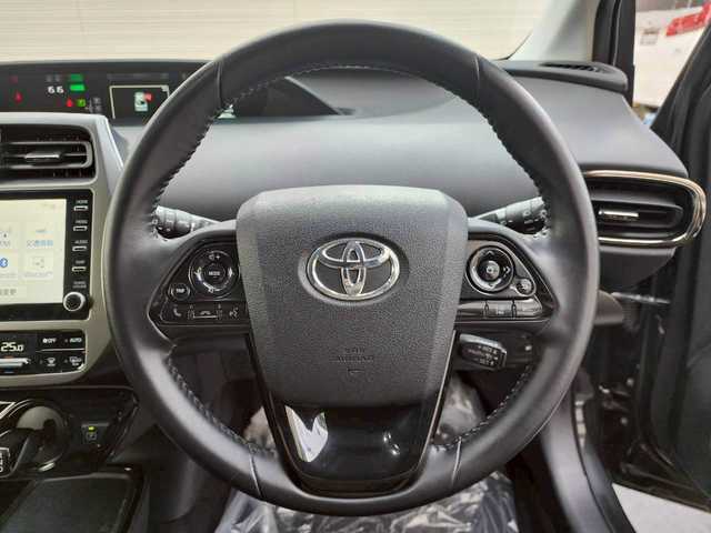 トヨタ プリウス S ツーリングセレ ブラックED 岩手県 2021(令3)年 4.9万km プレシャスブラックパール ワイパーデアイサー/エンジンスターター/バックカメラ/レーンキープアシスト/コーナーセンサー前後/純正AW/純正フロアマット/シートヒーター運転席・助手席/Bluetooth・フルセグ・純正オーディオ/4WD/オートライト/オートハイビーム/全席オートパワーウィンドウ/フルエアロ/100V充電