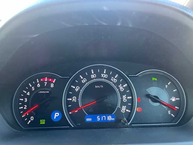 トヨタ ヴォクシー ZS 煌Ⅲ 静岡県 2021(令3)年 5.2万km ホワイトパールクリスタルシャイン ●純正ナビ/（ワンセグ/CD/AUX/Bluetooth）/(NSCN-W68)/●バックカメラ/●クルーズコントロール/●プリクラッシュセーフティ/●レーントレーシングアシスト/●後方クリアランスソナー/●アイドリングストップ/●LEDヘッドライト/●オートライト/●オートマチックハイビーム/●フォグランプ/●革巻きステアリング/●ステアリングスイッチ/●電動格納ウインカーミラー/●両側パワースライドドア/●ETC/●社外フロアマット/●ドアバイザー/●前後ドライブレコーダー/●ISOFIX/●プッシュスタート/●スマートキー/●純正16インチアルミホイール/●ダブル+サイド+カーテンSRS+ABS/●保証書/●取扱説明書