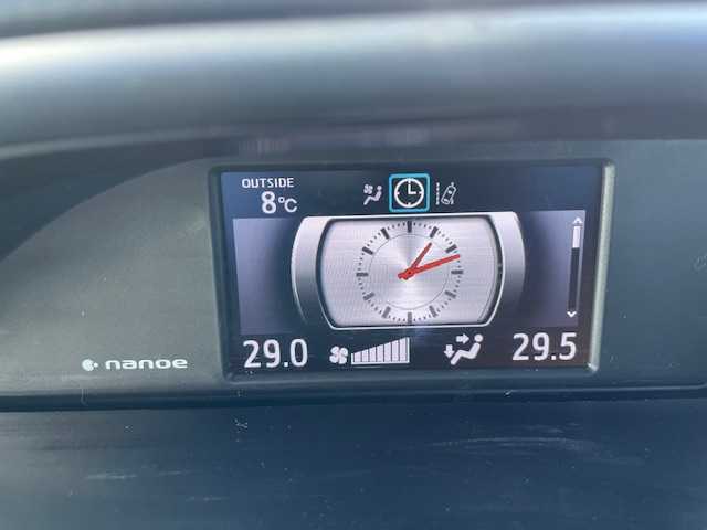 トヨタ ヴォクシー ZS 煌Ⅲ 静岡県 2021(令3)年 5.2万km ホワイトパールクリスタルシャイン ●純正ナビ/（ワンセグ/CD/AUX/Bluetooth）/(NSCN-W68)/●バックカメラ/●クルーズコントロール/●プリクラッシュセーフティ/●レーントレーシングアシスト/●後方クリアランスソナー/●アイドリングストップ/●LEDヘッドライト/●オートライト/●オートマチックハイビーム/●フォグランプ/●革巻きステアリング/●ステアリングスイッチ/●電動格納ウインカーミラー/●両側パワースライドドア/●ETC/●社外フロアマット/●ドアバイザー/●前後ドライブレコーダー/●ISOFIX/●プッシュスタート/●スマートキー/●純正16インチアルミホイール/●ダブル+サイド+カーテンSRS+ABS/●保証書/●取扱説明書