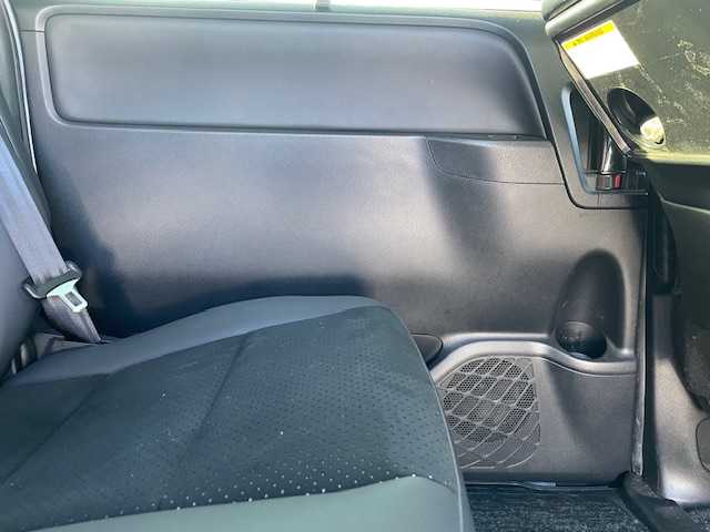 トヨタ ヴォクシー ZS 煌Ⅲ 静岡県 2021(令3)年 5.2万km ホワイトパールクリスタルシャイン ●純正ナビ/（ワンセグ/CD/AUX/Bluetooth）/(NSCN-W68)/●バックカメラ/●クルーズコントロール/●プリクラッシュセーフティ/●レーントレーシングアシスト/●後方クリアランスソナー/●アイドリングストップ/●LEDヘッドライト/●オートライト/●オートマチックハイビーム/●フォグランプ/●革巻きステアリング/●ステアリングスイッチ/●電動格納ウインカーミラー/●両側パワースライドドア/●ETC/●社外フロアマット/●ドアバイザー/●前後ドライブレコーダー/●ISOFIX/●プッシュスタート/●スマートキー/●純正16インチアルミホイール/●ダブル+サイド+カーテンSRS+ABS/●保証書/●取扱説明書